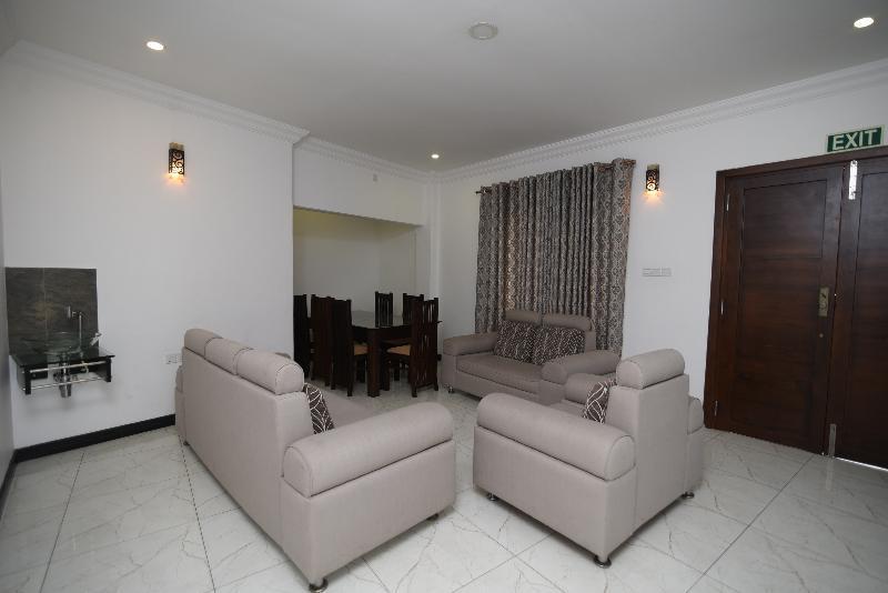 Oyo 256 Subash Hotel Jaffna Exteriör bild