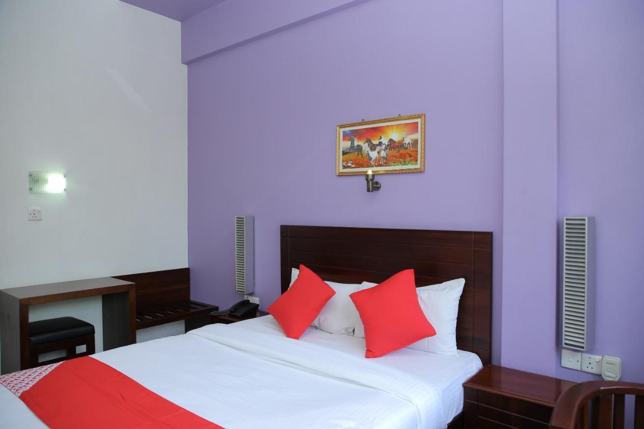 Oyo 256 Subash Hotel Jaffna Rum bild