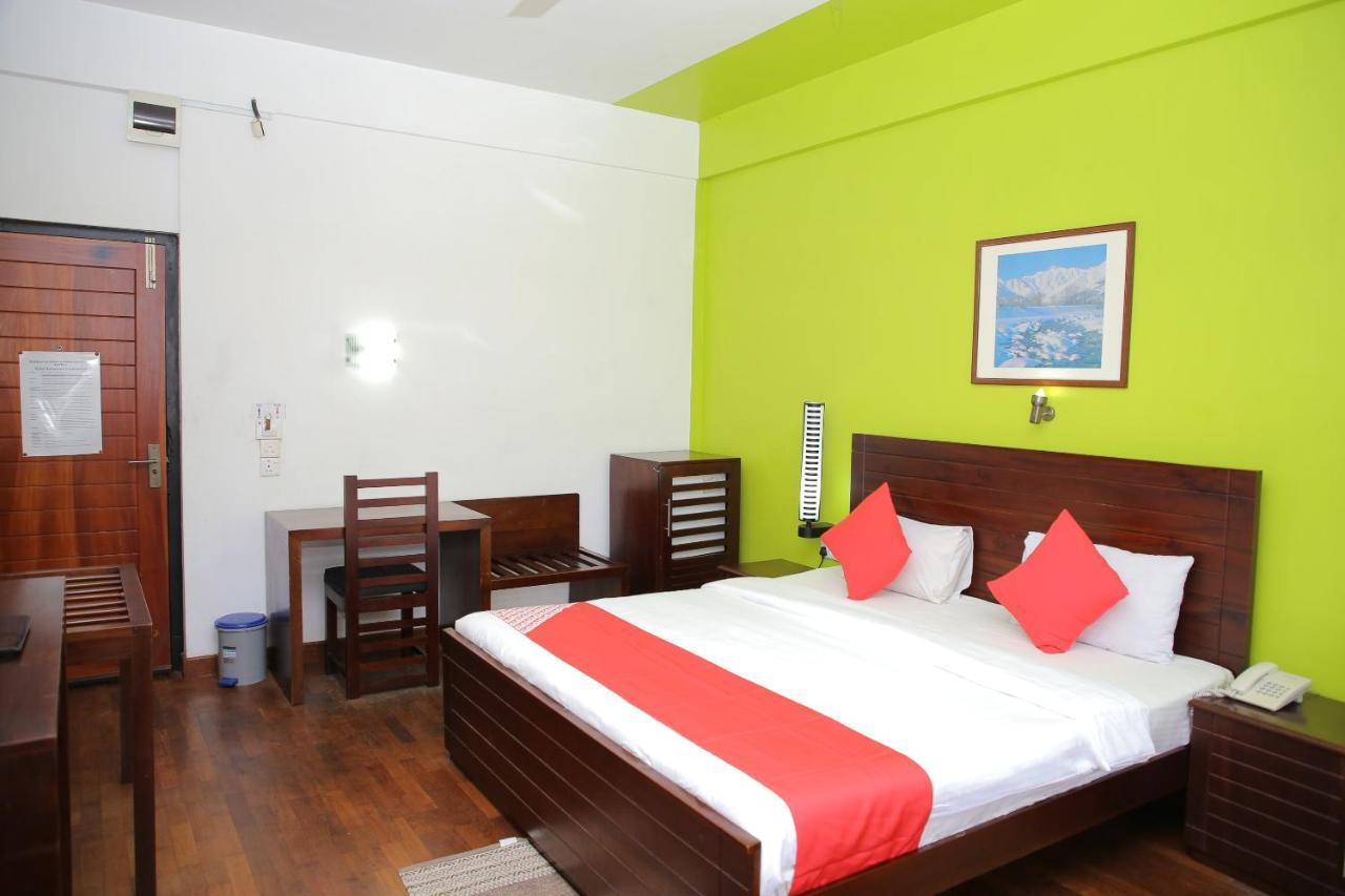 Oyo 256 Subash Hotel Jaffna Exteriör bild