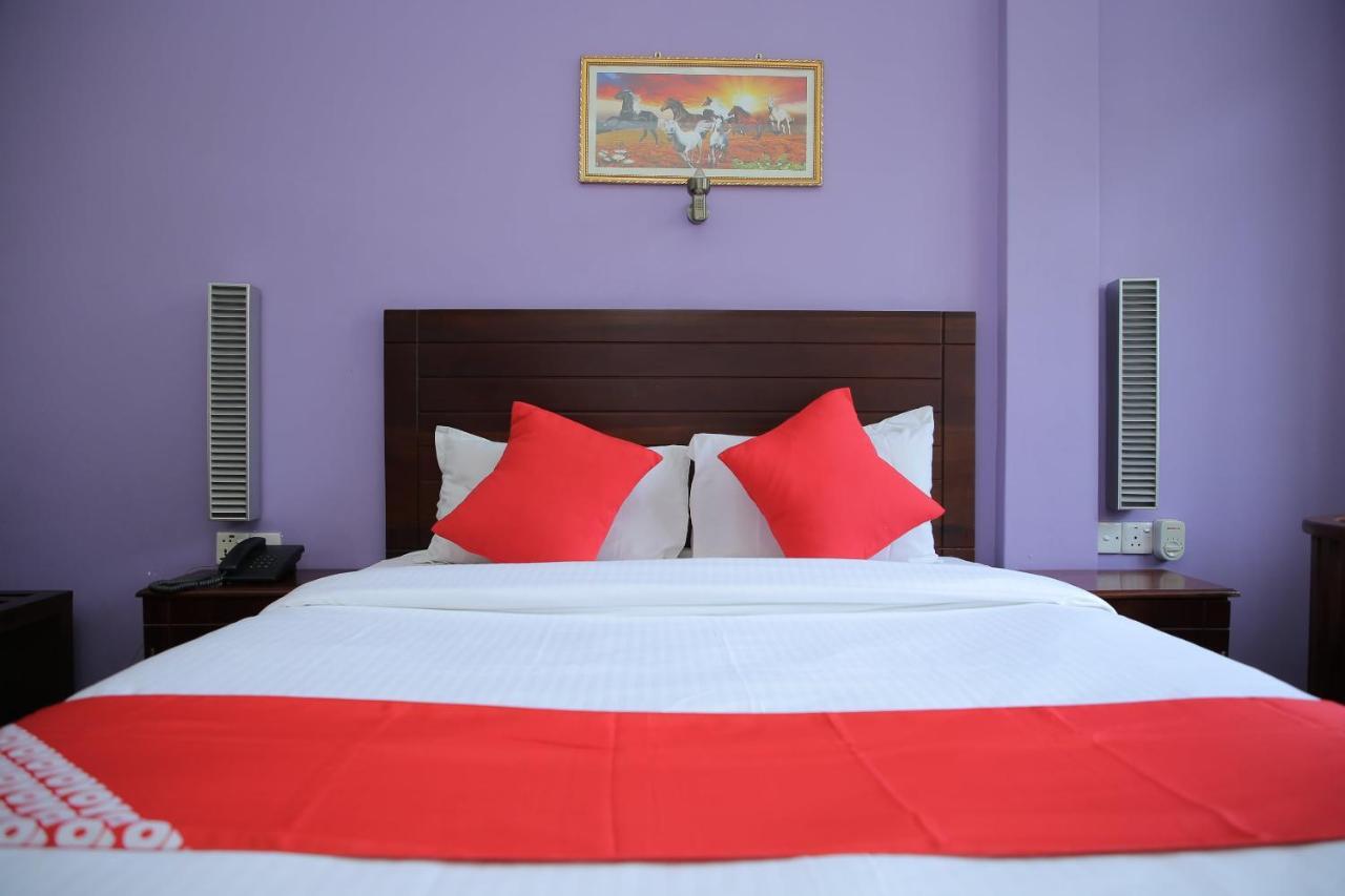 Oyo 256 Subash Hotel Jaffna Exteriör bild