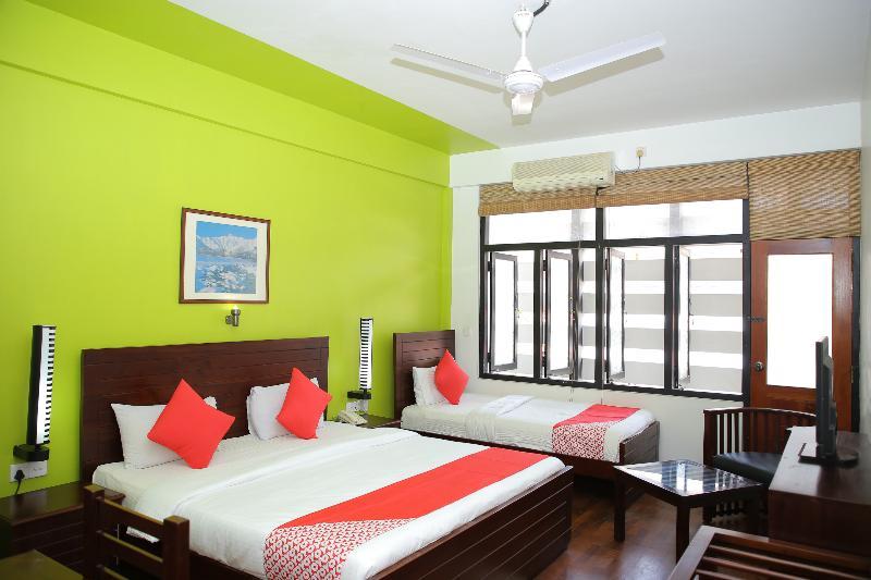 Oyo 256 Subash Hotel Jaffna Exteriör bild